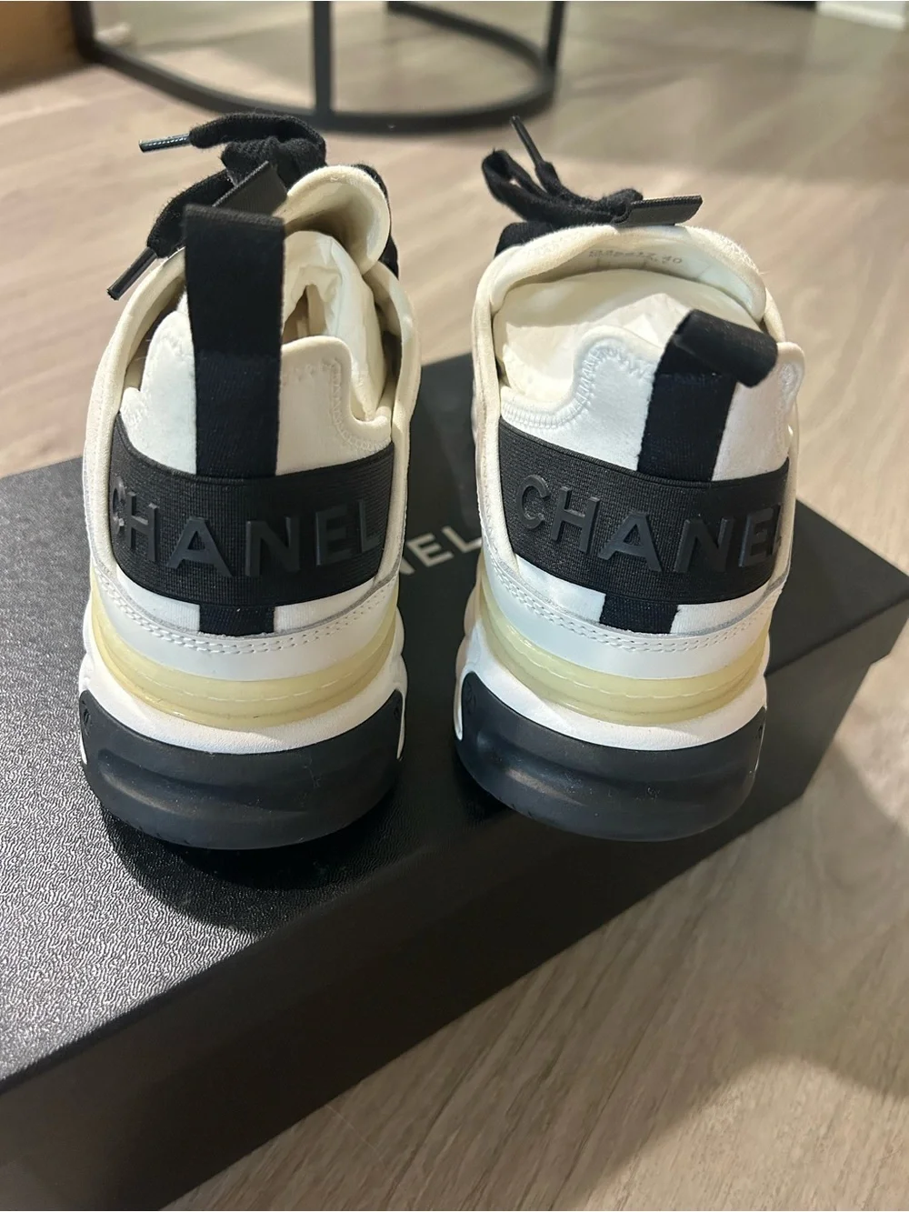 Womens CHANEL white ivory black Velvet Calfskin sneakers gold logo size 40 US 10